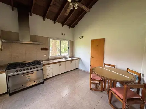 Casa 4 ambientes con 3 baños