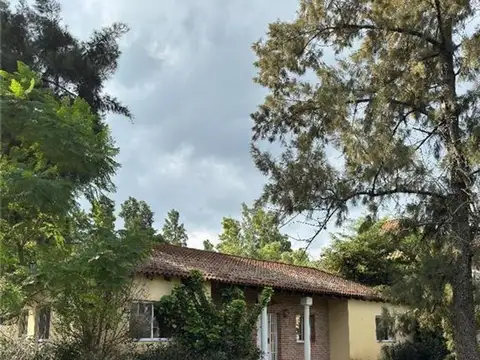 *** RETASADA *** CASA EN VENTA - BARRIO CERRADO LA CAMPIÑA