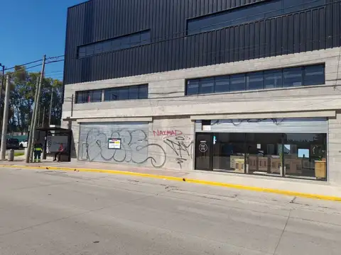 Local nuevo , gran ubicación  apto varios usos