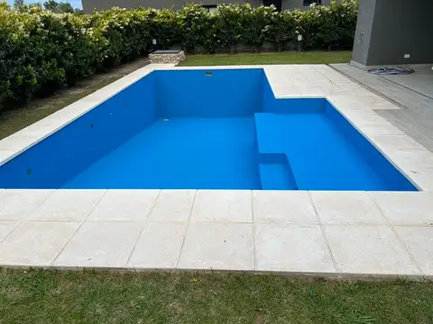 Bacri esquina los Pumas - Barrio Privado Las casuarinas