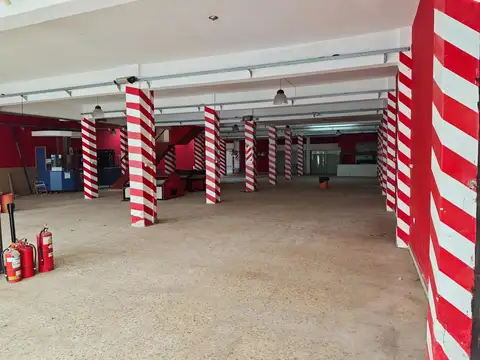 Importante Local Comercial + Vivienda | 800 m² Cubiertos