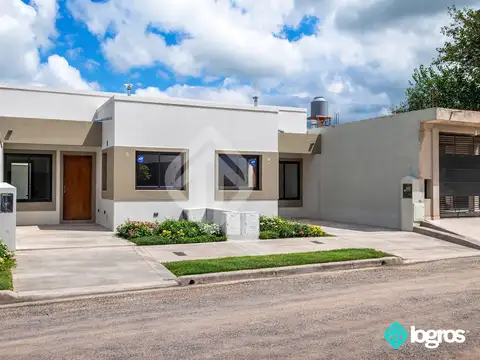 CASA EN VENTA - A ESTRENAR - VIA AURELIA