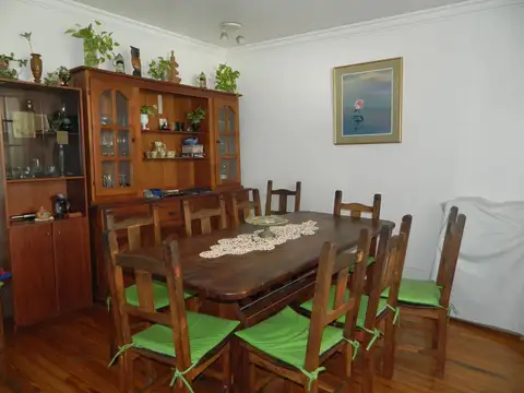 Departamento 4 ambientes con 2 baños