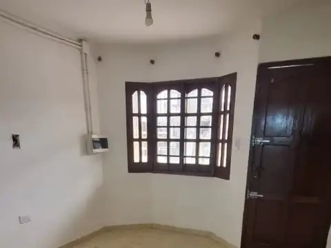 Casa en Alquiler en Policial, $ 700.000