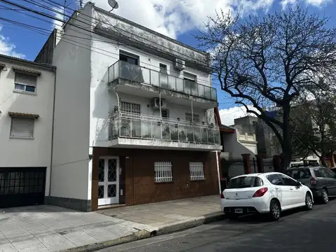 Avenida Escalada 1100, Piso 1