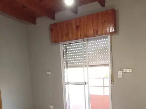 Departamento en Alquiler en Mitre, $ 430.000