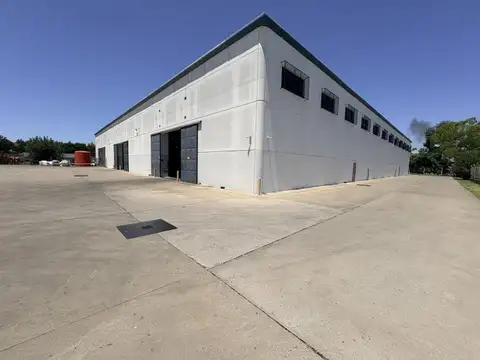 Nave Logistica 3600m2 + Oficinas - Juan Pablo II 7962