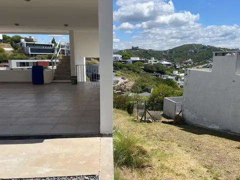 Casa 4 ambientes con 4 baños