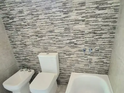 Depto Tipo Casa 4 ambientes con 2 baños