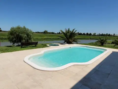 Casa 5 ambientes con 3 baños
