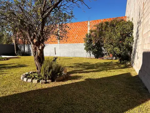 Casa en Venta con 3 cocheras