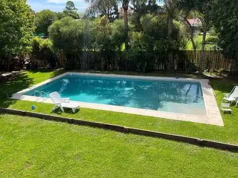 Venta casa 4 suites 2 semi 6 baños 440m Maschwitz