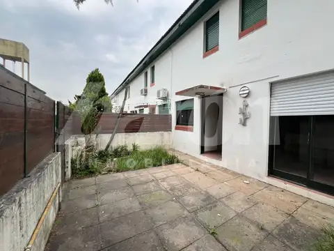 Depto Tipo Casa en Alquiler en Lomas de Zamora, $ 600.000
