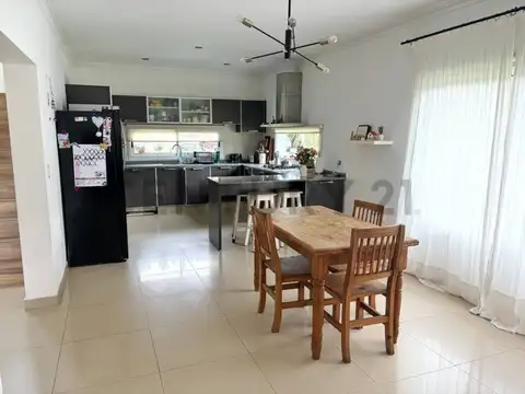 la plata 600, Piso 0