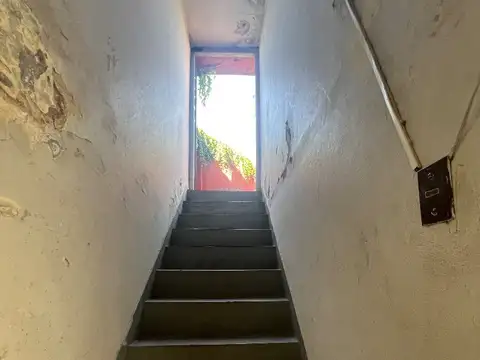 Depto Tipo Casa en Venta 50 años