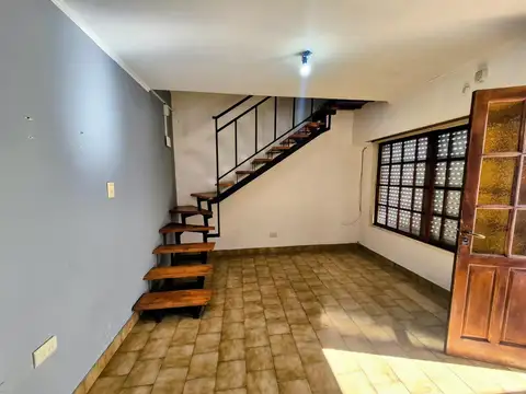 Depto Tipo Casa 2 ambientes con 1 baño
