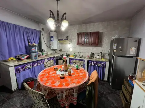 Casa 3 ambientes con 1 baño
