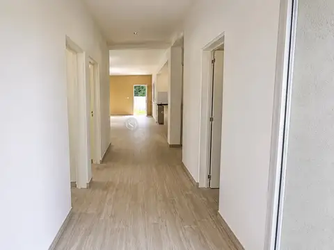 Casa 5 ambientes con 2 baños