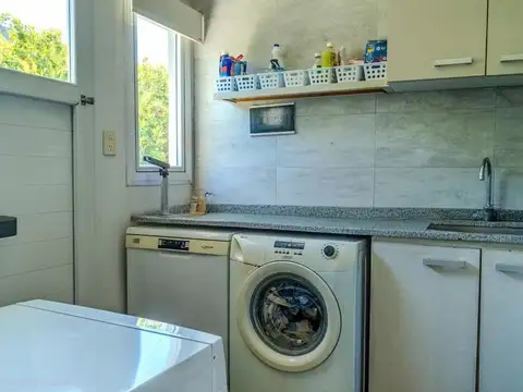 Casa 5 ambientes con 2 baños