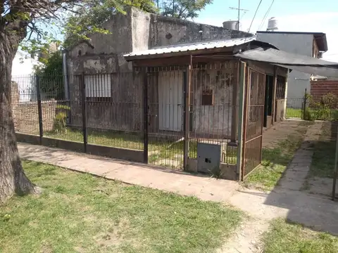 Casa 3 ambientes c/Jardin en venta en Grand Bourg