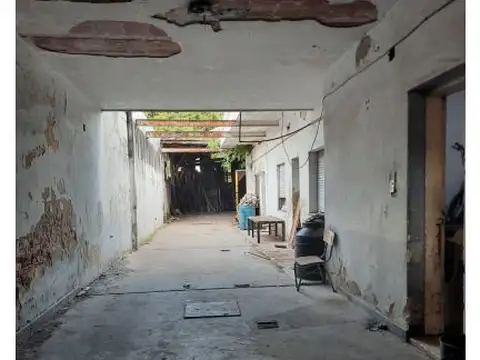 Casa en Venta con 6 cocheras