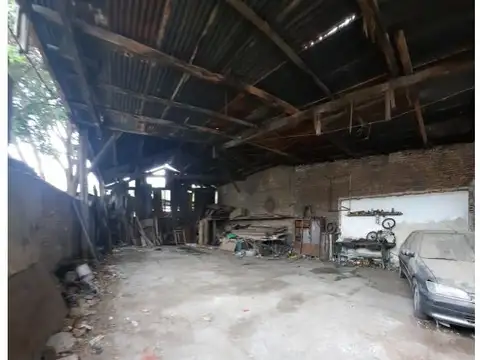 Moreno 3457 OPORTUNIDAD  edificio 2 Pisos 3 Casas  Amplio Lote