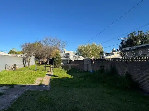 Casa en Venta en Rafael Calzada, USD 102.000