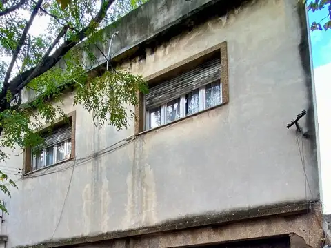 Depósito/taller aprox 90 mts Lanús Oeste