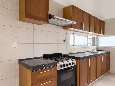 ALQUILER CASA PB CON PILETA PARQUE Y QUINCHO