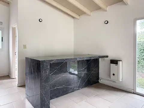 Casa 3 ambientes con 2 baños