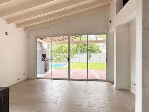 Casa en Alquiler en Barrio Parque Leloir, $ 2.000.000