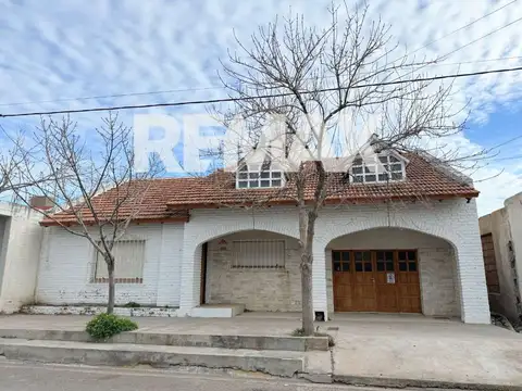 Venta casa 5 dormitorios en la 1 bajada las grutas