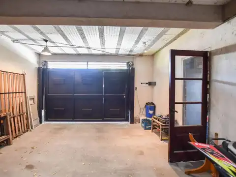 Casa en Venta con 4 cocheras