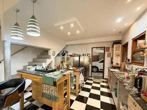 Casa en venta 4 dormitorios - 9 esquina 606