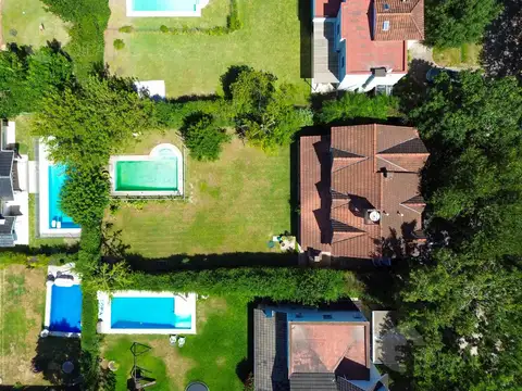 Casa 6 ambientes con 3 baños