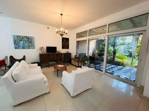 VENTA CASA, CENTRO DE MERCEDES B.