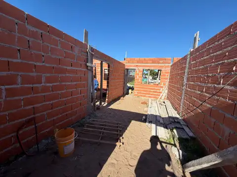 Casa 3 ambientes con 1 baño