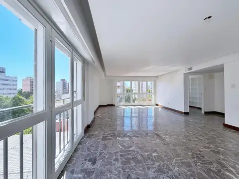 Departamento de 3 dormitorios en venta en La Plata 44 e/ 10 y 11 al 700