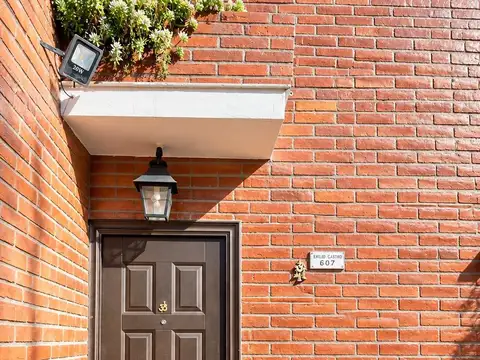 Casa en Venta con 1 cochera