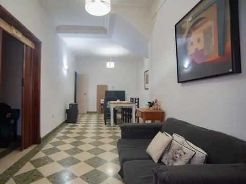 CASA 7 AMB EN VENTA EN DON BOSCO CON PATIO