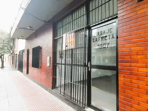 MAGNIFICO LOCAL EN EXCELENTE UBICACION Y ESTADO