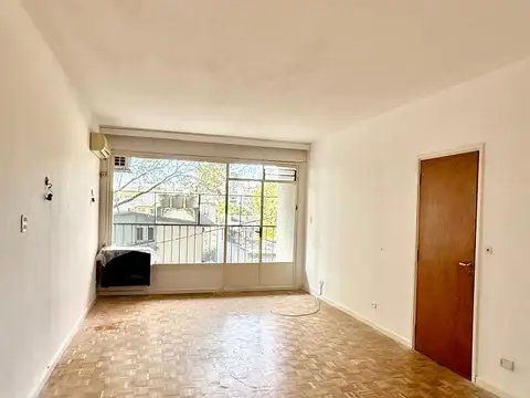 Departamento 3 ambientes con balcón, baulera y cochera cubierta