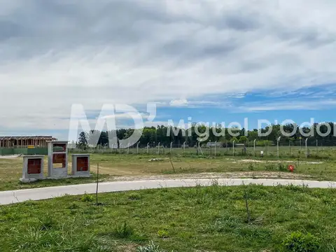 Venta terreno en Lares de Canning