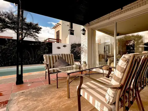 VENTA CHALET ESTILO | BARRIO LOS TRONCOS | MAR DEL PLATA