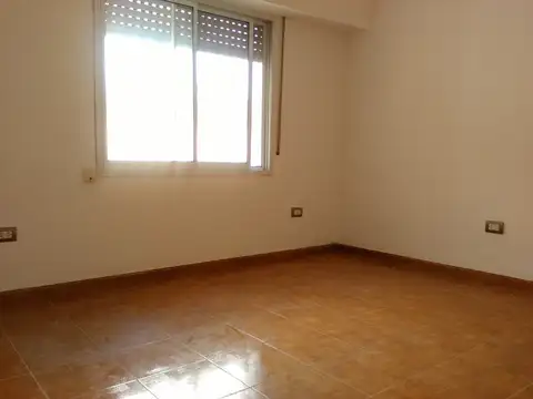 Casa en Alquiler con 1 cochera