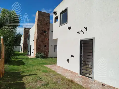 Depto Tipo Casa 3 ambientes con 2 baños