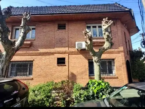 VENTA CASA DE SEIS AMBIENTES EN HAEDO NORTE