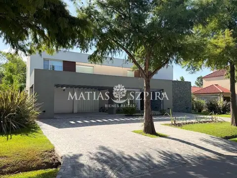 Casa en Venta en La Cesarina, USD 495.000