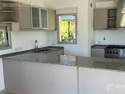 Casa en Alquiler en El Cantón - Barrio Islas, USD 2.300