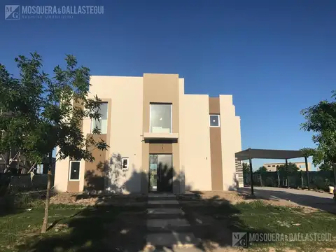 Casa en Alquiler al Norte